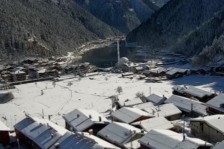 Trabzon'da kar: 24 mahalle yolunda karla mücadele sürüyor