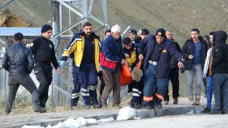 Tunceli’de teröristlere ait 15 sığınak imha edildi