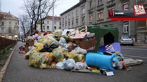 Zagreb sokakları çöp yığınlarıyla doldu
